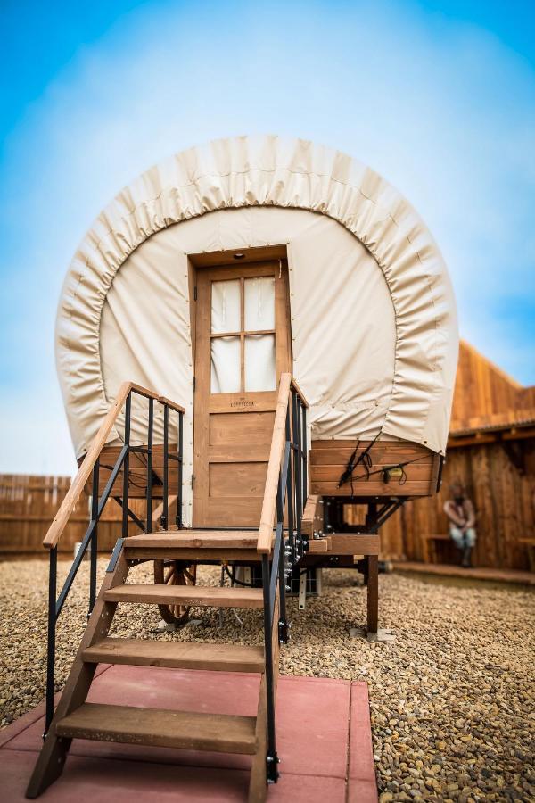 The Big Texan - Cabins And Wagons Amarillo Zewnętrze zdjęcie