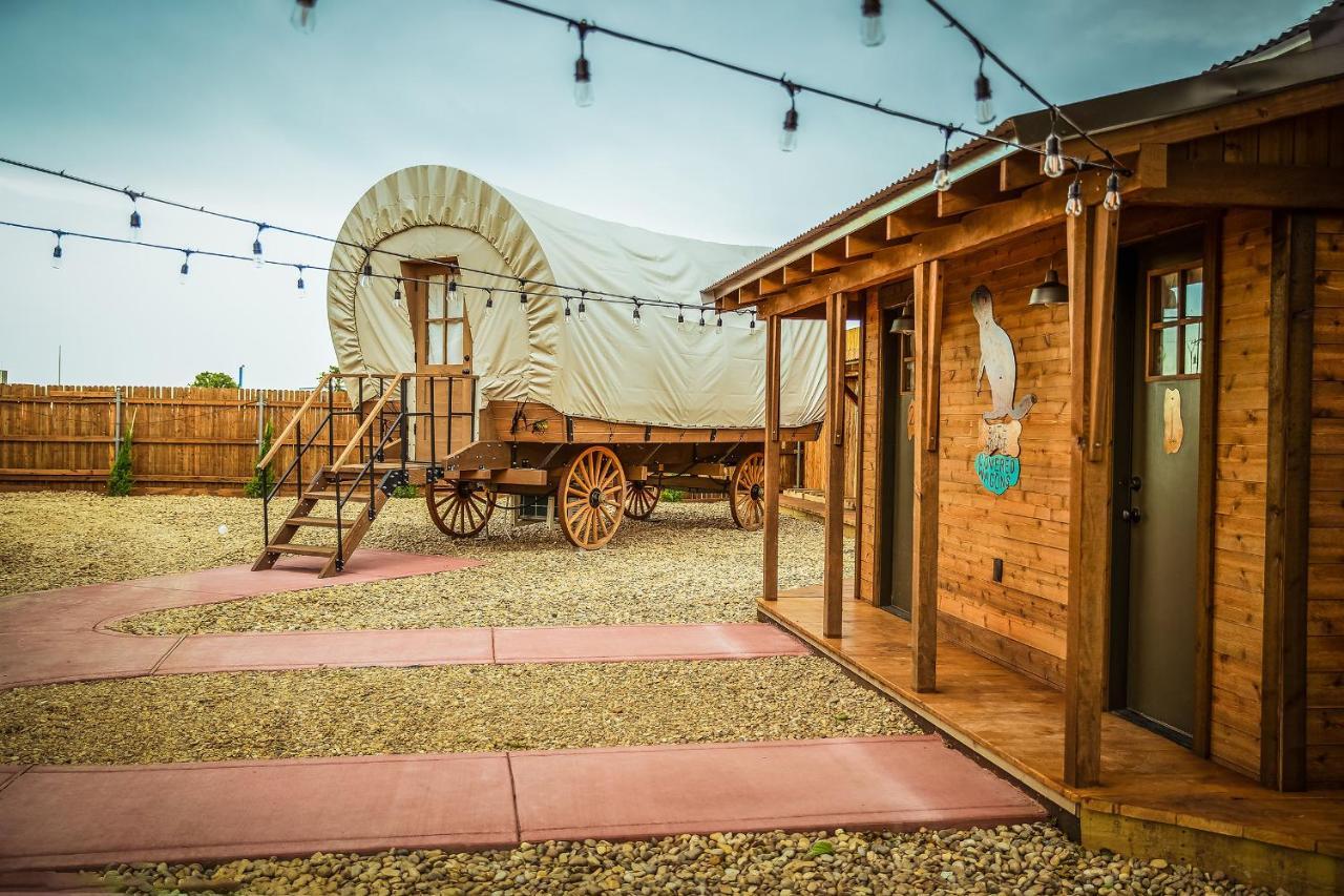 The Big Texan - Cabins And Wagons Amarillo Zewnętrze zdjęcie